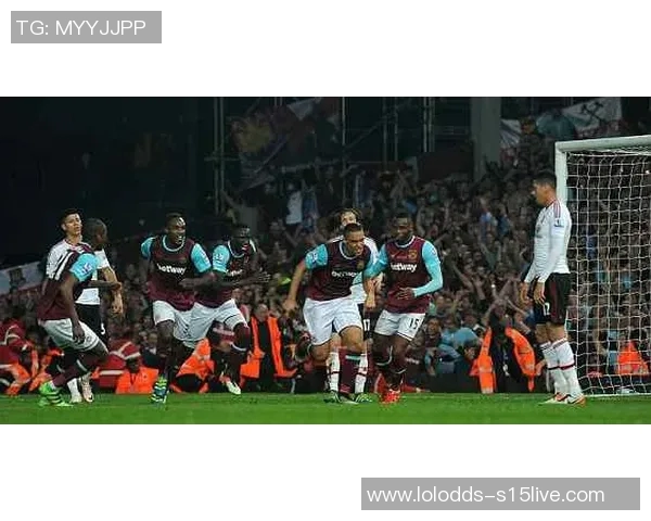 友谊赛惊现逆转利物浦险胜曼联红牌事件引发全场热议 友谊赛惊现逆转利物浦险胜曼联红牌事件引发全场热议