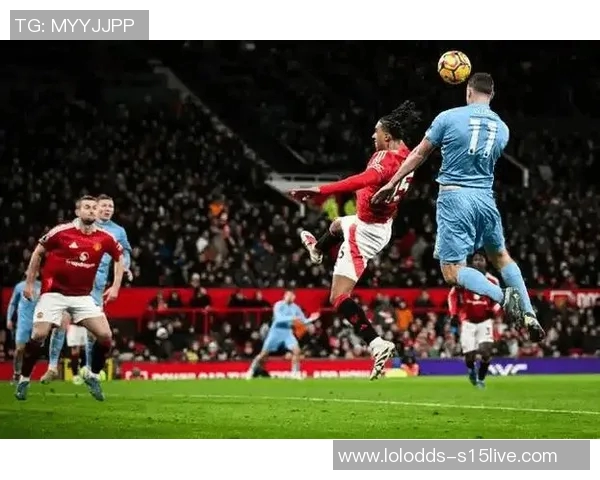 世界杯曼市德比激战曼城与曼联战成平局绝杀瞬间引发全场狂欢解析