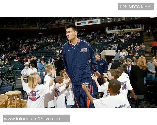 姚明与贝尔精彩视频回顾共同探讨篮球与足球的魅力与激情