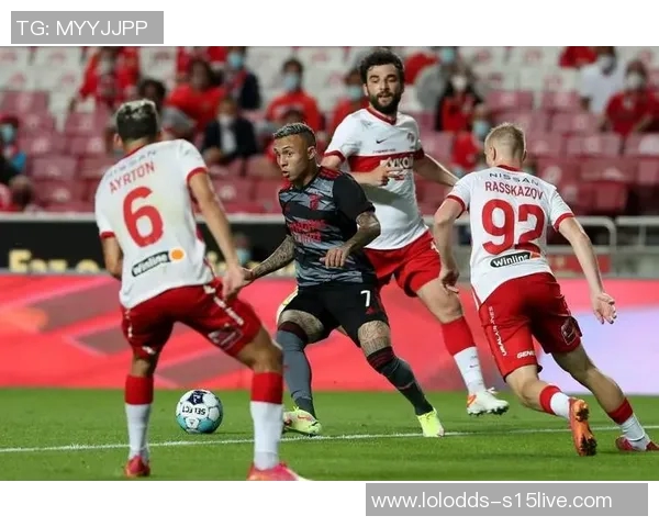 本菲卡主场大胜切尔西3-0绝杀时刻点燃全场激情