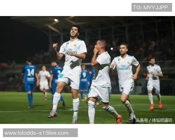 国王杯激战多特蒙德凭乌龙球险胜莱比锡引发争议判罚讨论